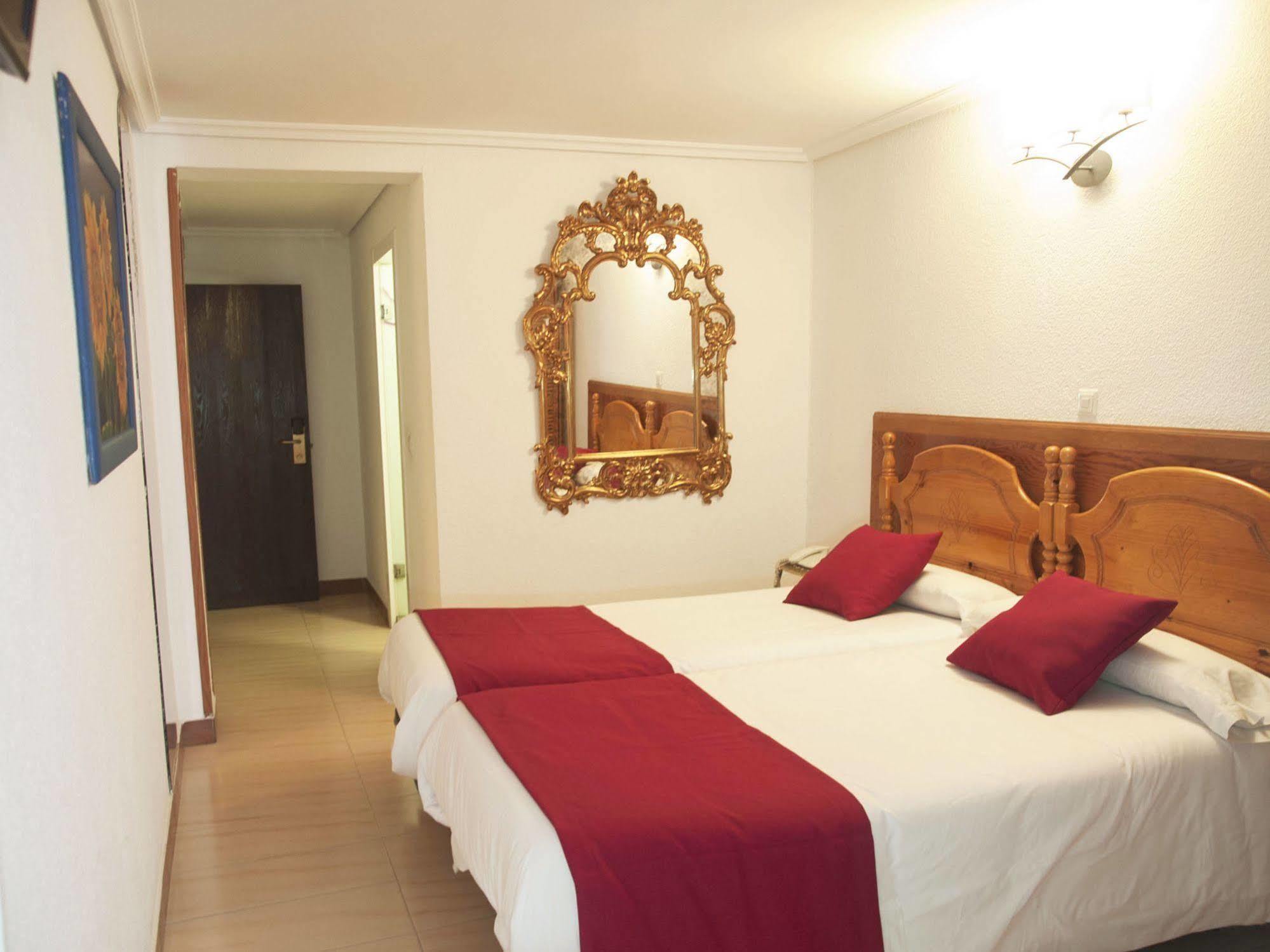Hotel Dato 2 2*